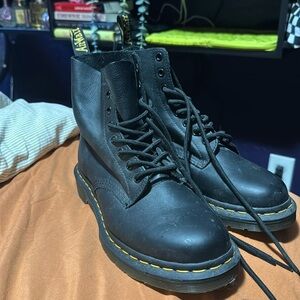 women’s sz 8 doc marten boots
